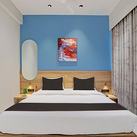 Hotel Lee Platinum อาเมดาบัด ภายนอก รูปภาพ