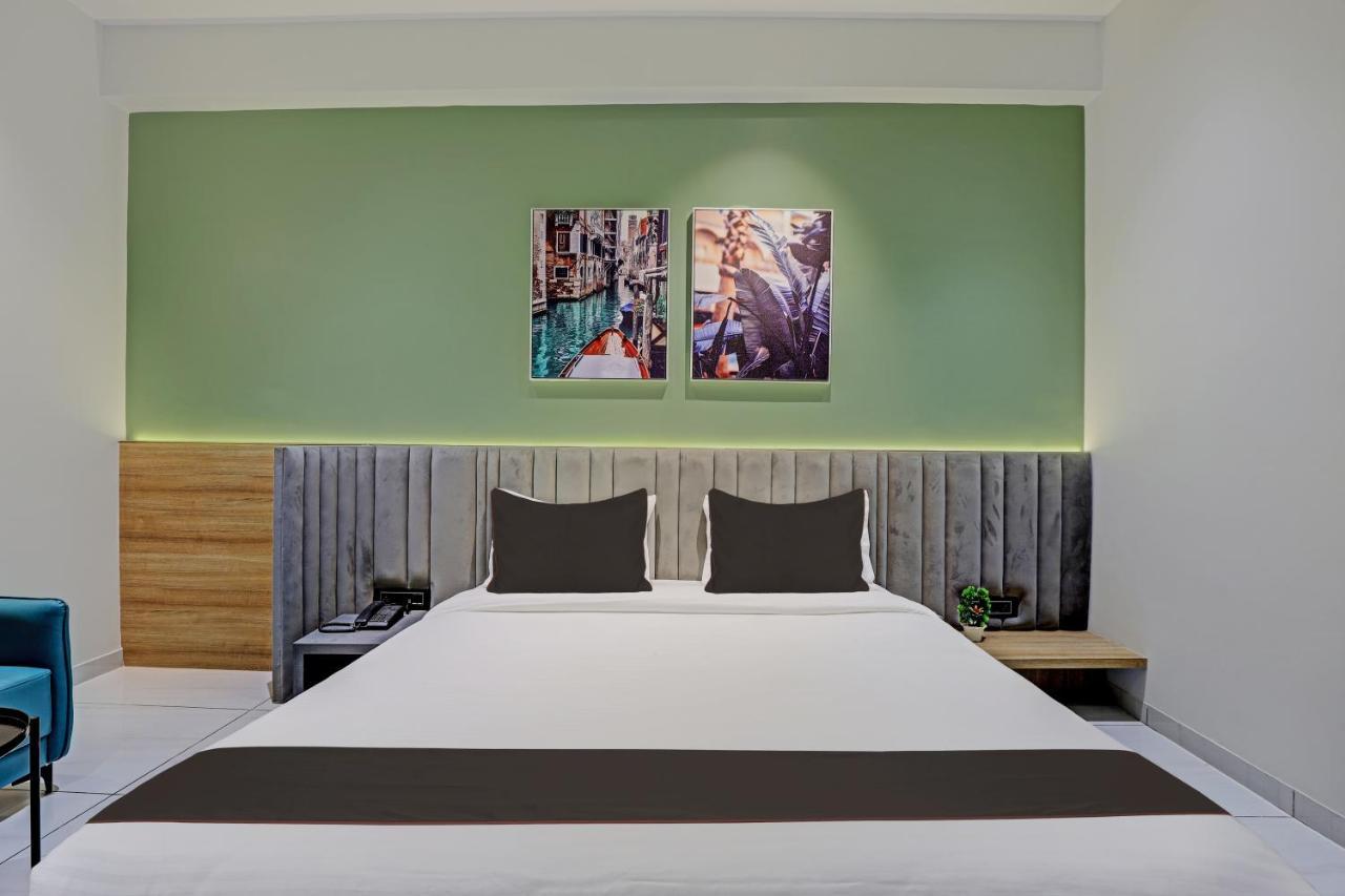 Hotel Lee Platinum อาเมดาบัด ภายนอก รูปภาพ