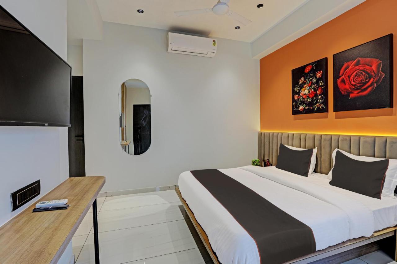 Hotel Lee Platinum อาเมดาบัด ภายนอก รูปภาพ